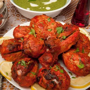 Tavuk Palak (Ispanaklı)
